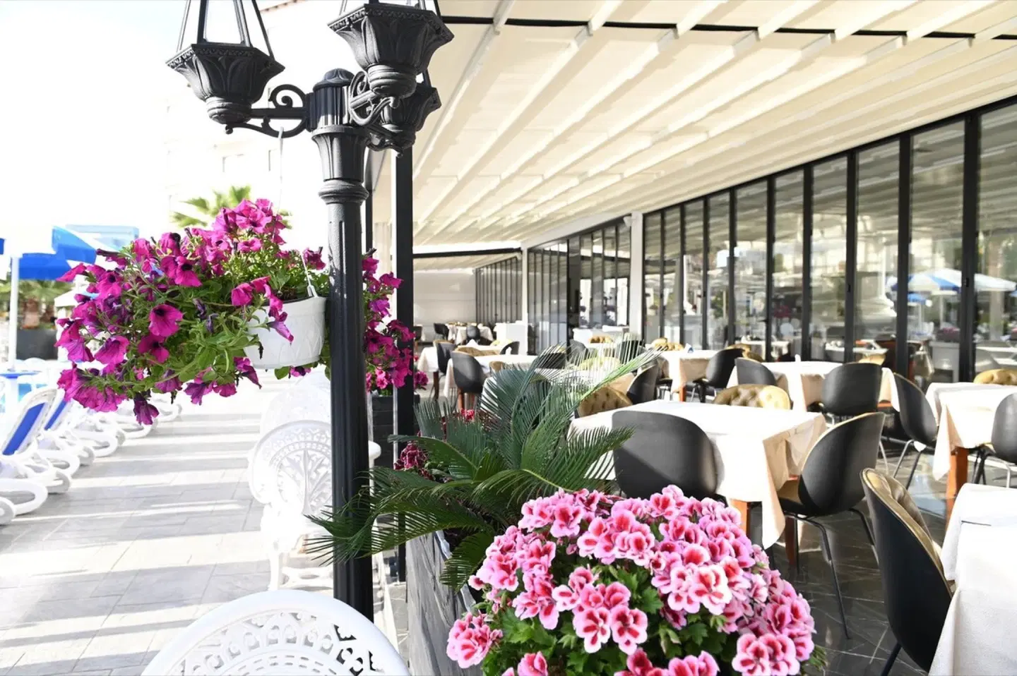 Onufri Hotel Terrasse