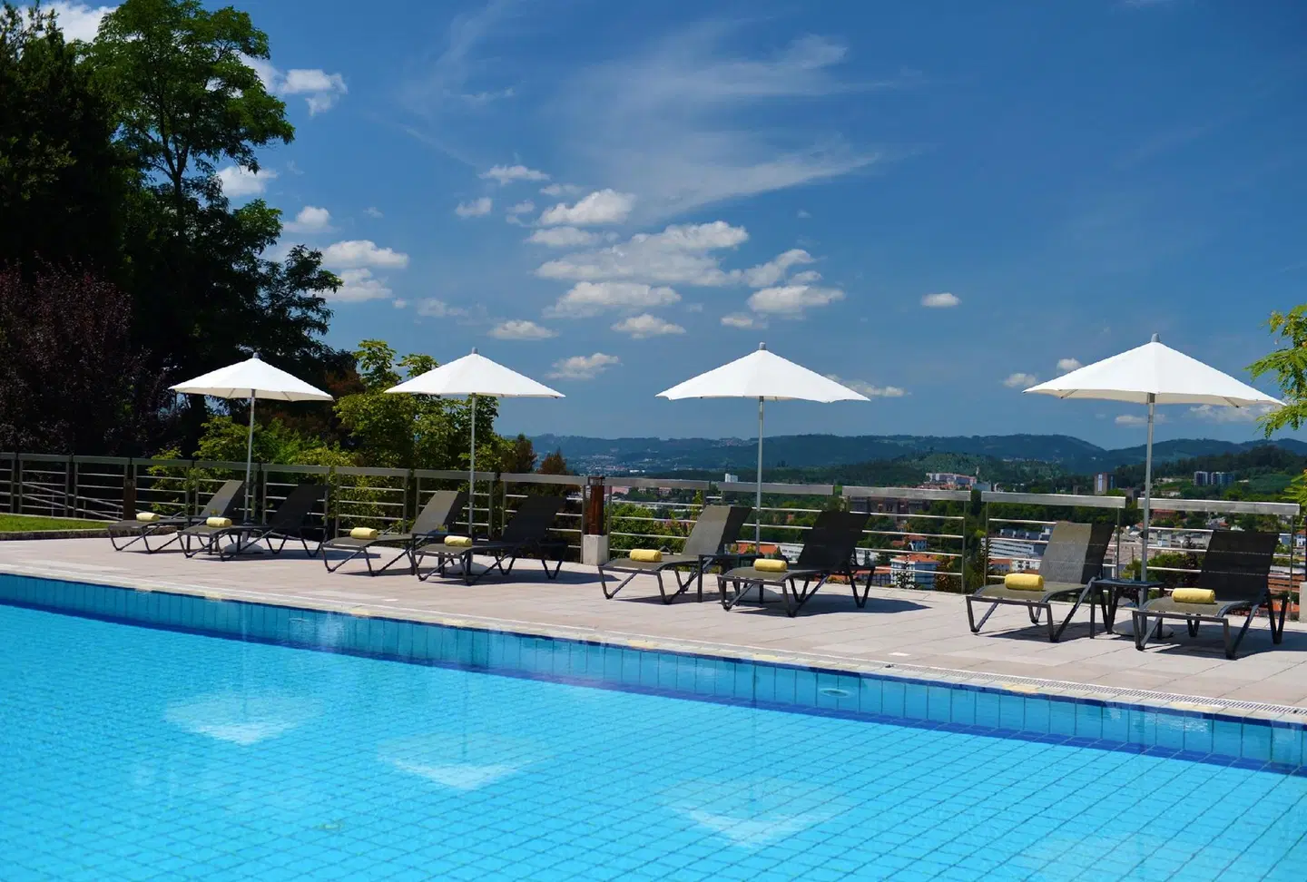 Pousada Mosteiro de Guimaraes OUTDOOR_POOL