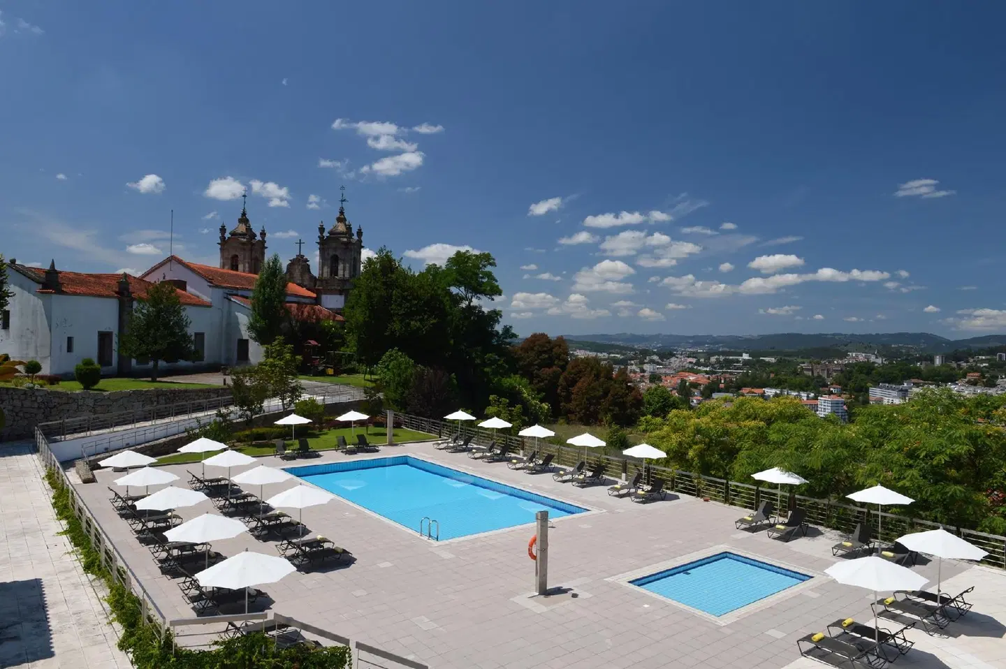 Pousada Mosteiro de Guimaraes OUTDOOR_POOL