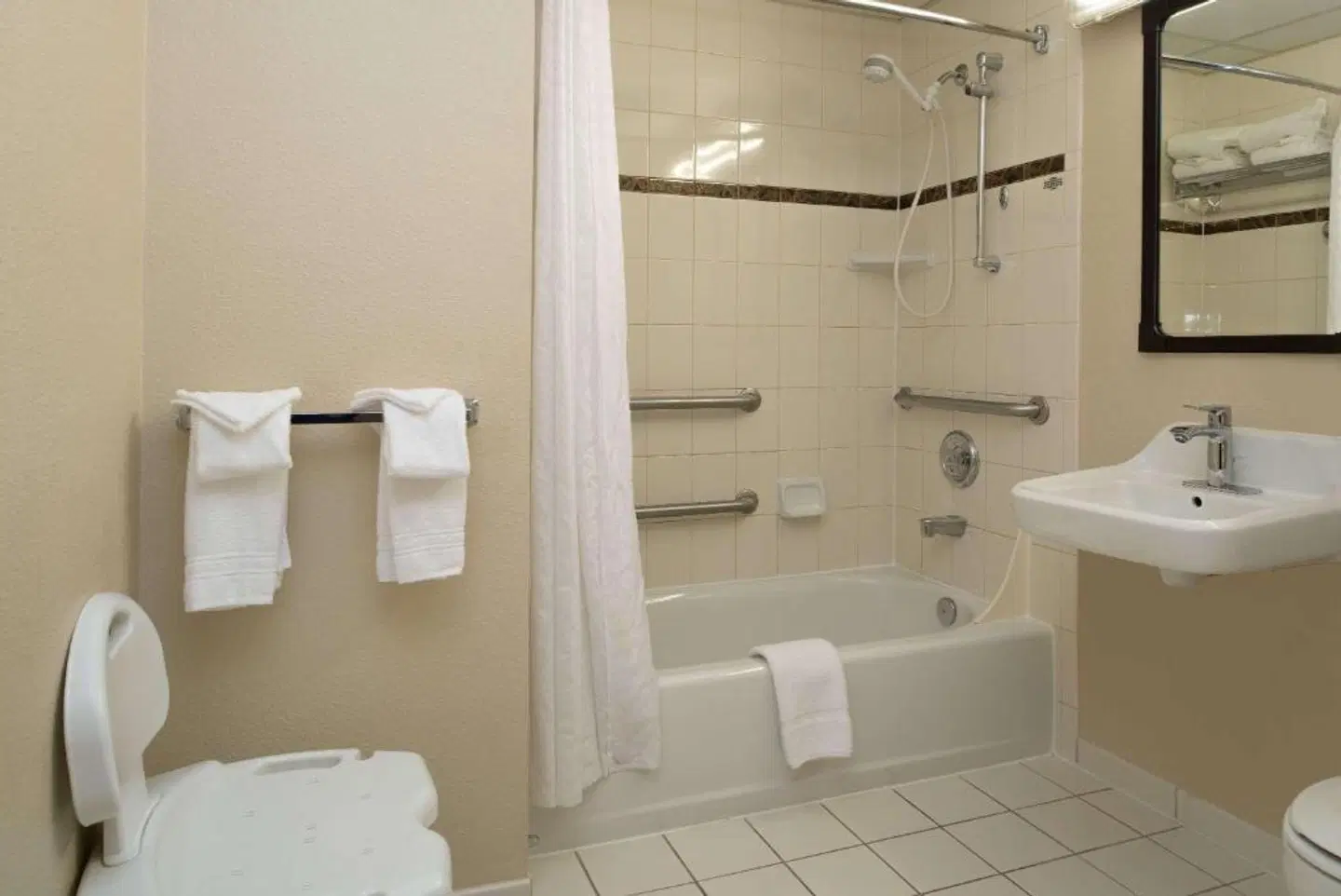 Ramada by Wyndham Downtown Spokane Badezimmer