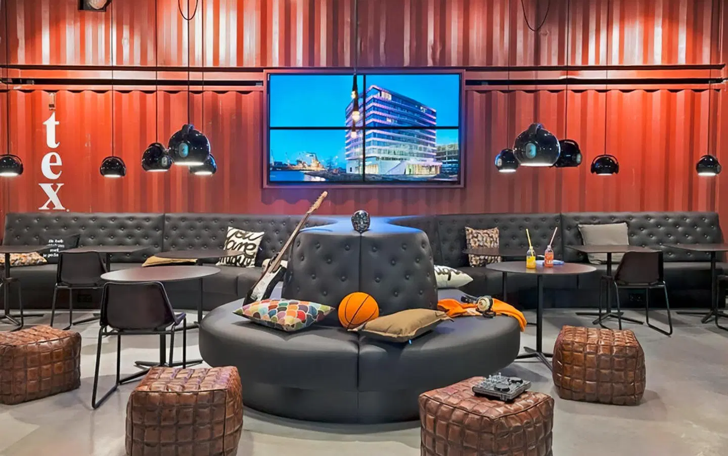 Moxy Amsterdam Houthavens Bar