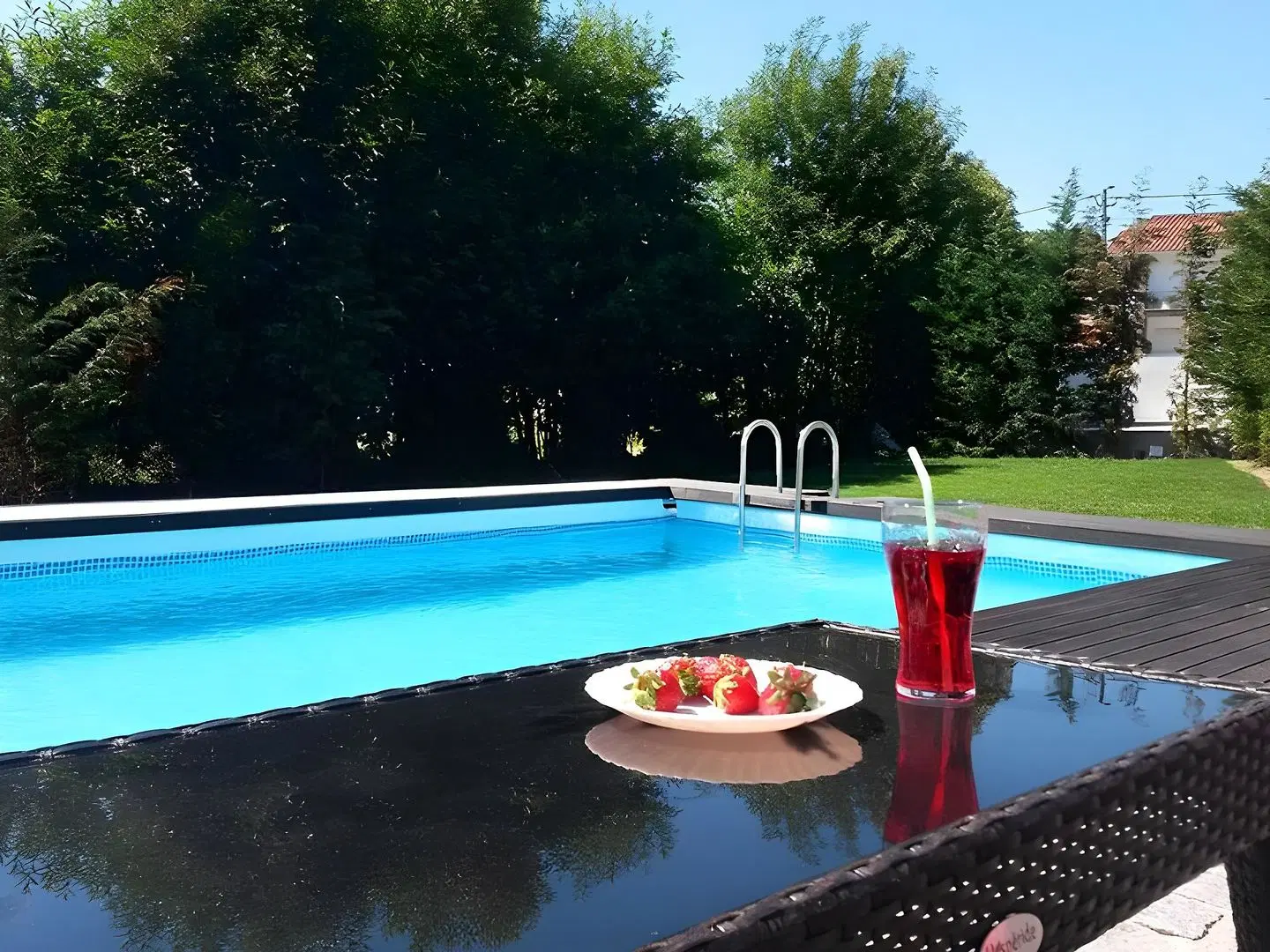 Equinaturi OUTDOOR_POOL