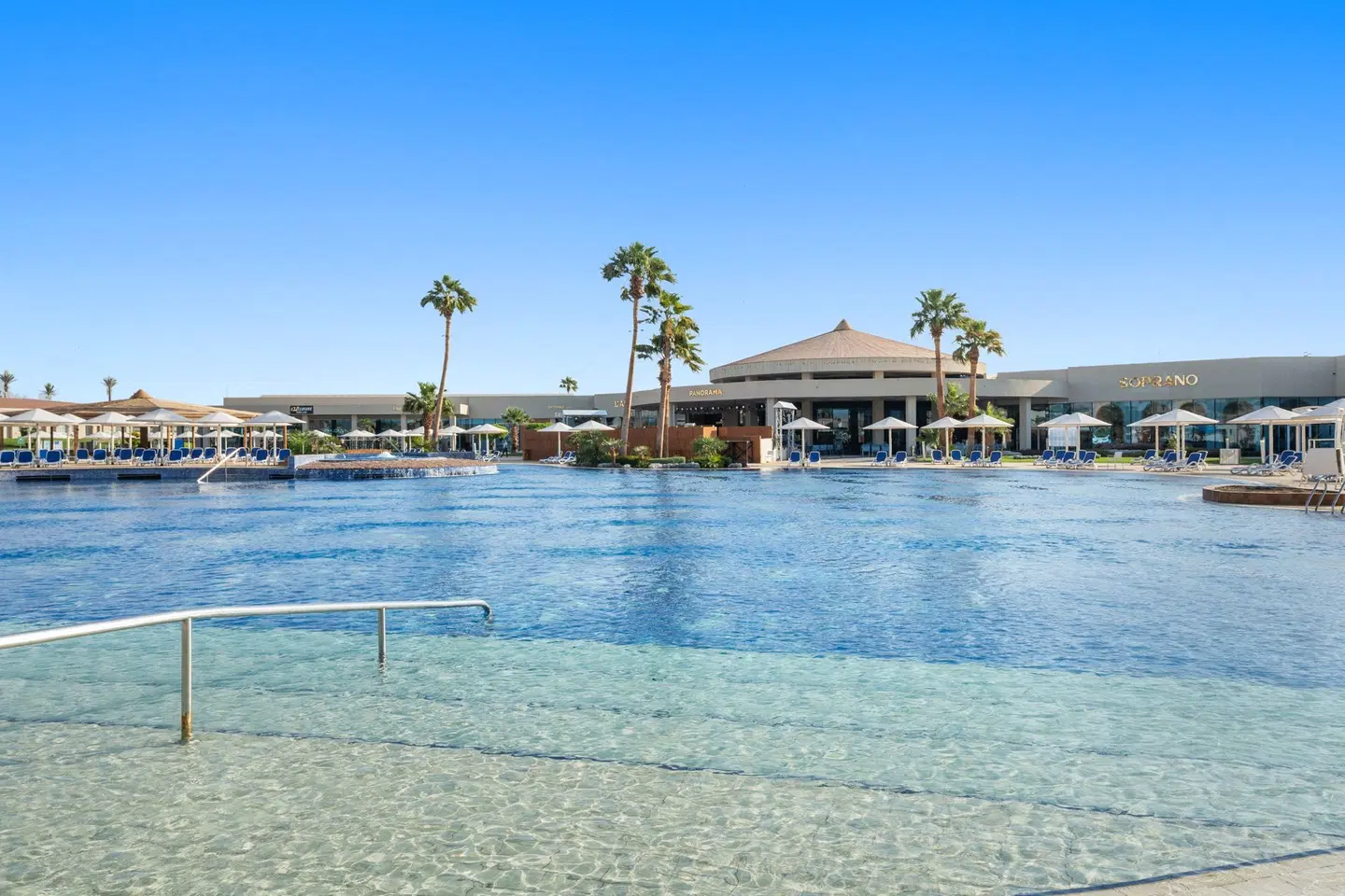 Pickalbatros Luxury Suites OUTDOOR_POOL