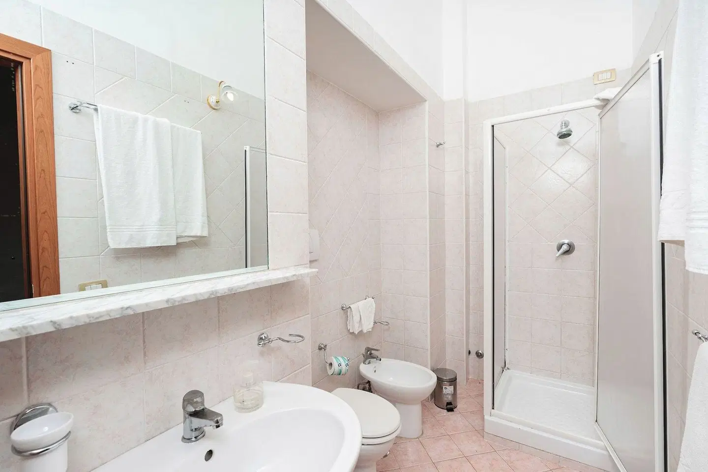 Hotel Fontana Badezimmer