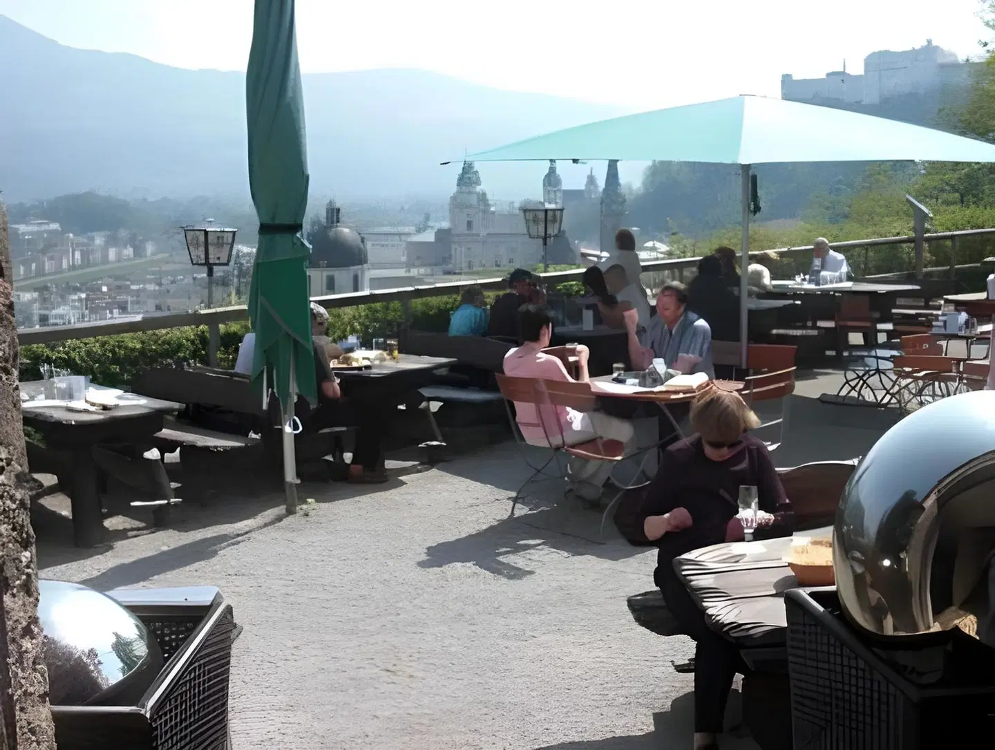 Stadtalm Naturfreundehaus Terrasse