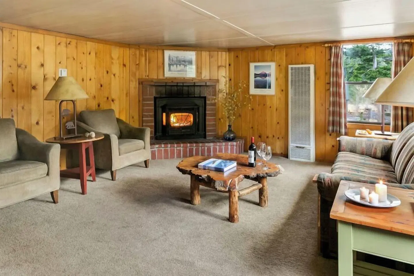 Tamarack Lodge ROOM_EXAMPLE