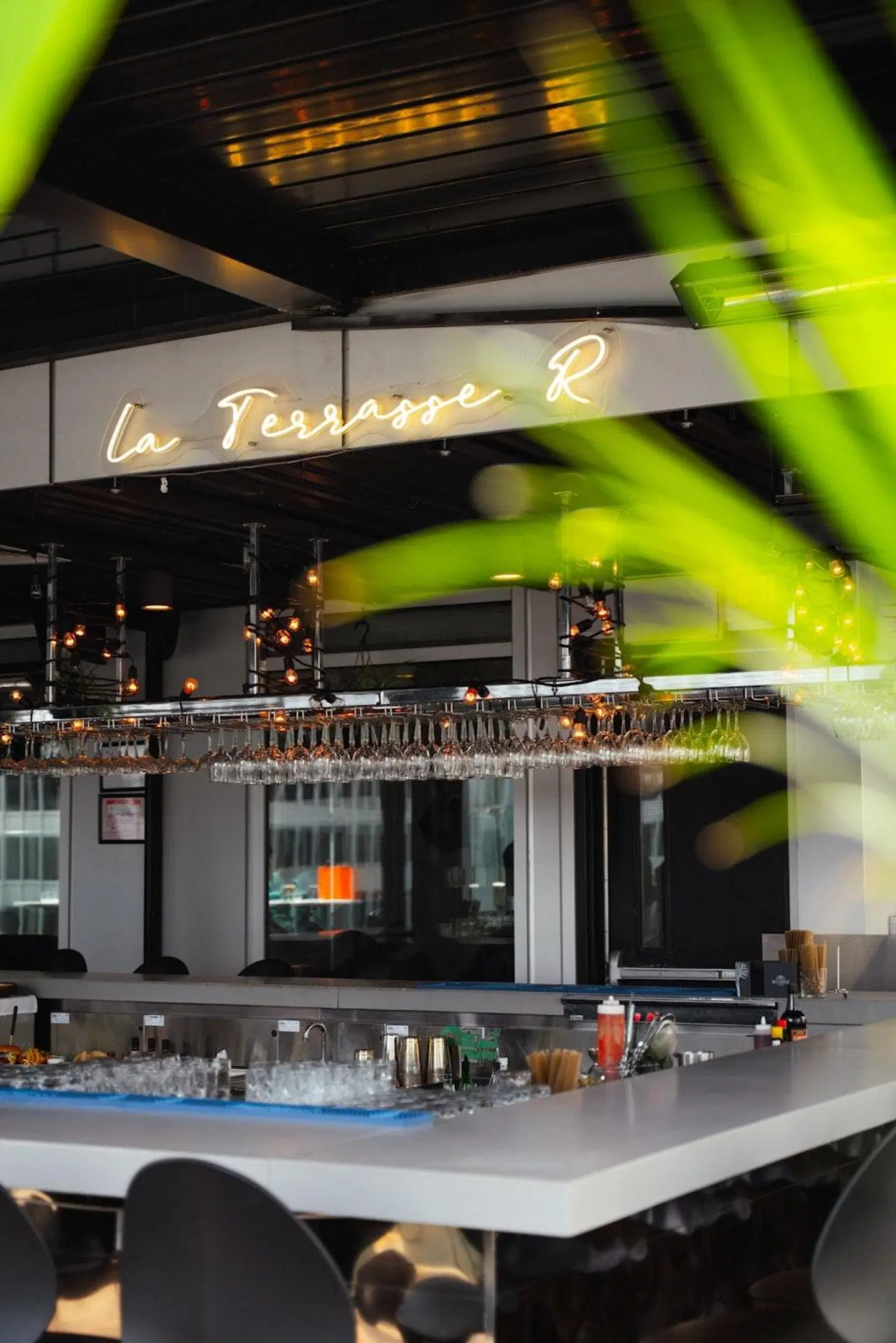 Renaissance Montreal Downtown Hotel OUTDOOR_POOL