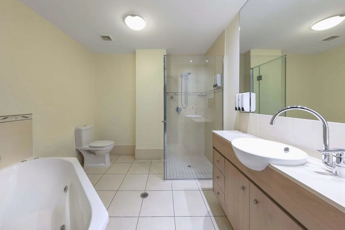 Leisure Inn Spires Badezimmer