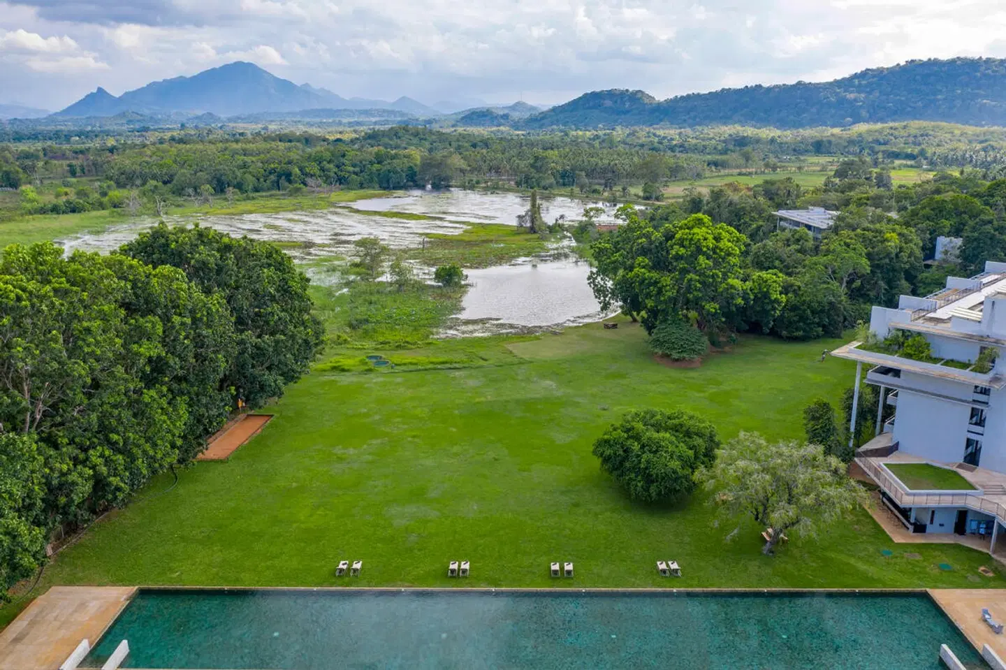 Jetwing Lake LANDSCAPE