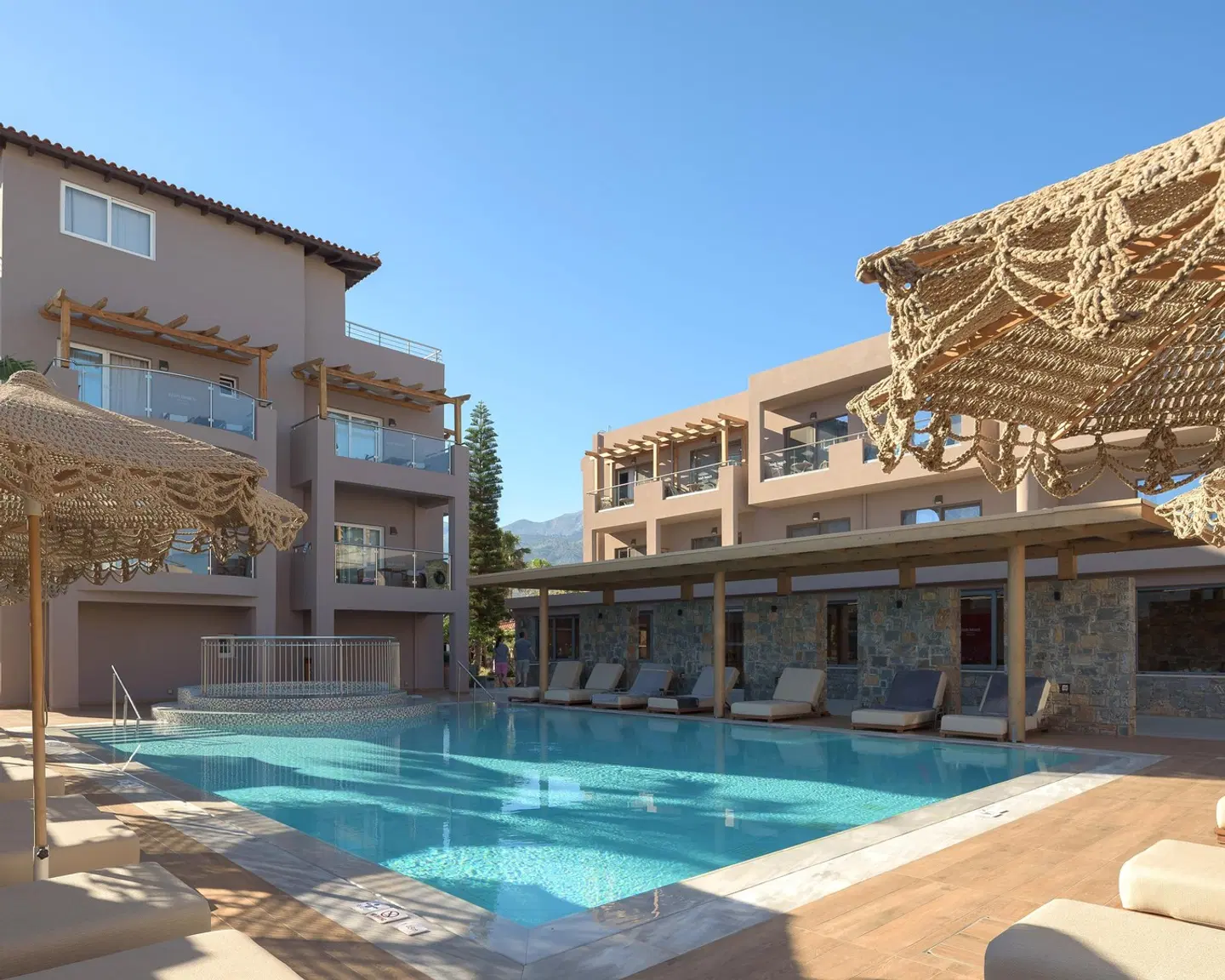 High Beach OUTDOOR_POOL