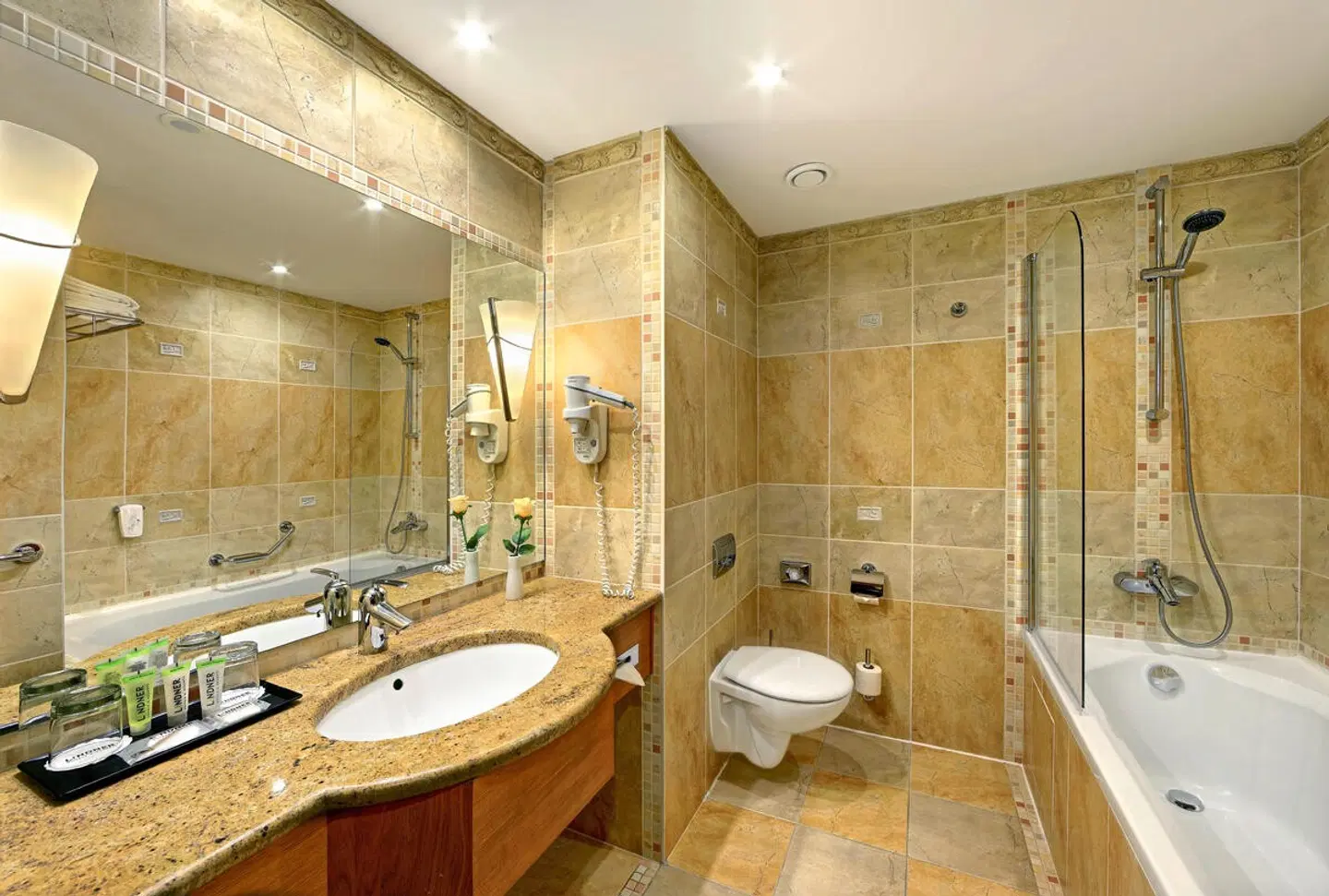 Lindner Hotel Prague Castle Badezimmer