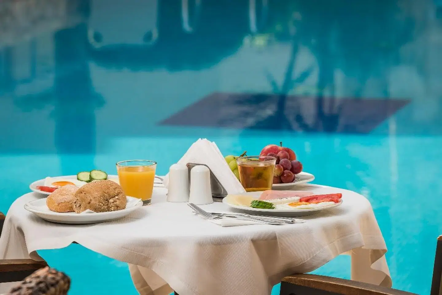 Elotis Suites Restaurant