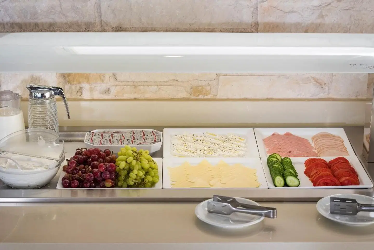 Elotis Suites Restaurant