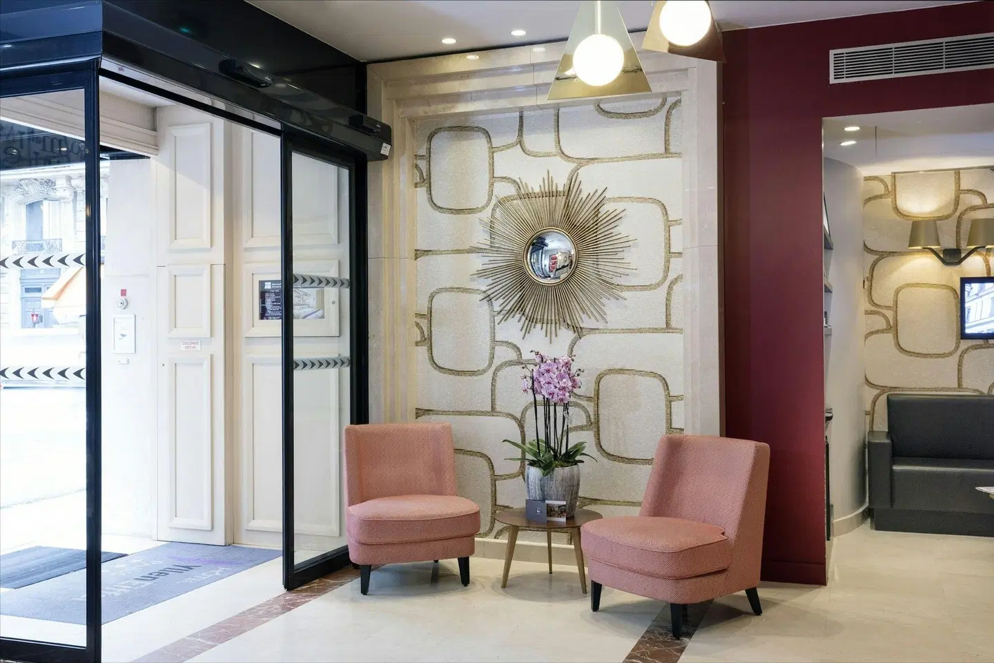 Yllen Eiffel LOUNGE_LOBBY