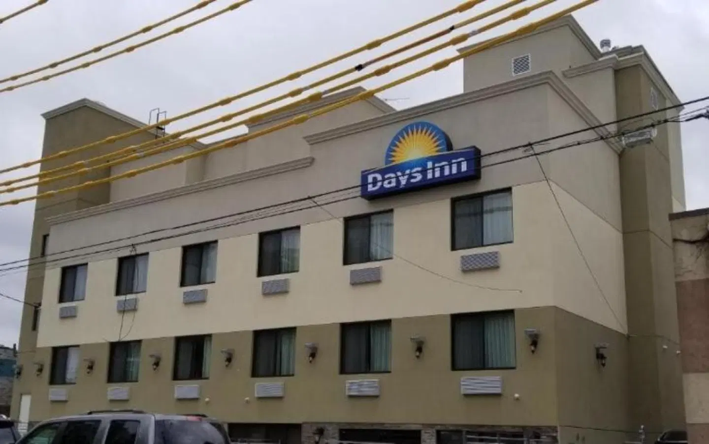 Days Inn by Wyndham Brooklyn Marine Park EXTERIOR