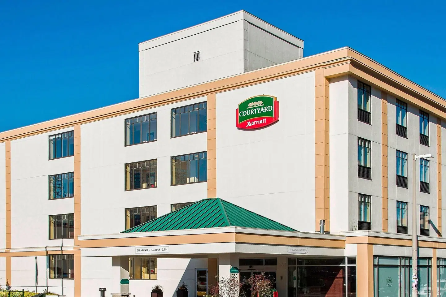 Courtyard by Marriott Ottawa Downtown EXTERIOR