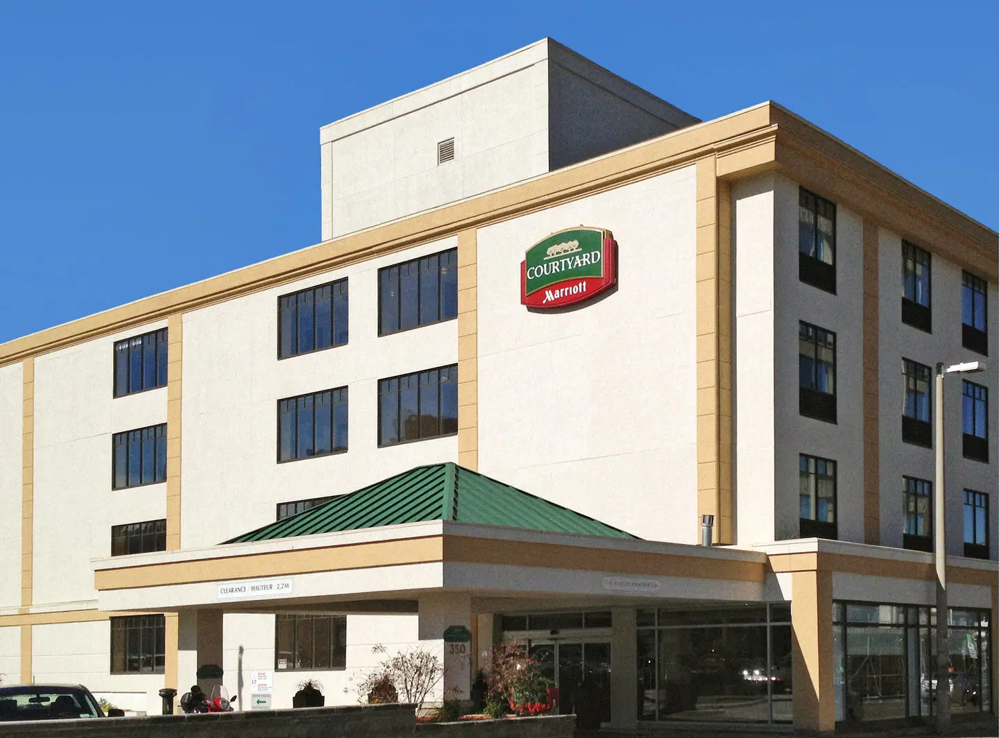 Courtyard by Marriott Ottawa Downtown EXTERIOR