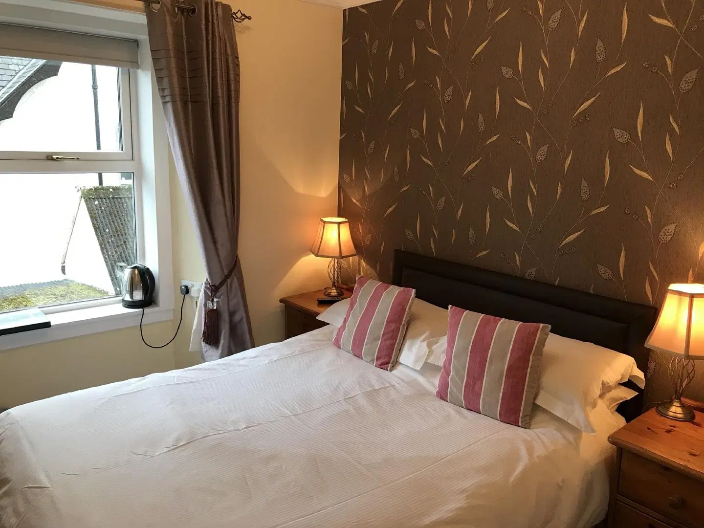 West End Guest House ROOM_EXAMPLE