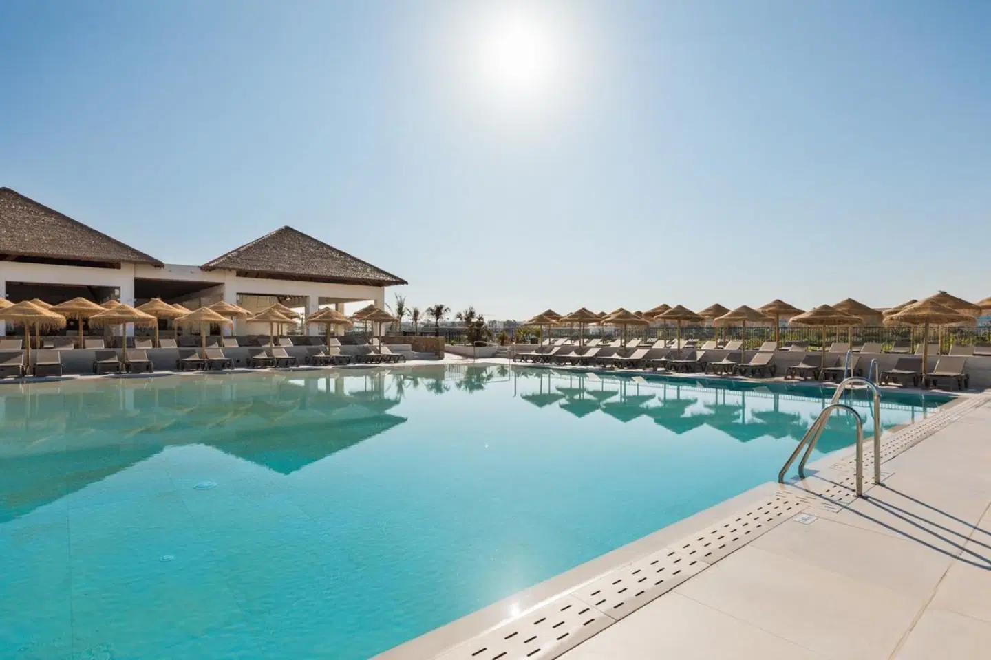 Best Village Chipiona OUTDOOR_POOL