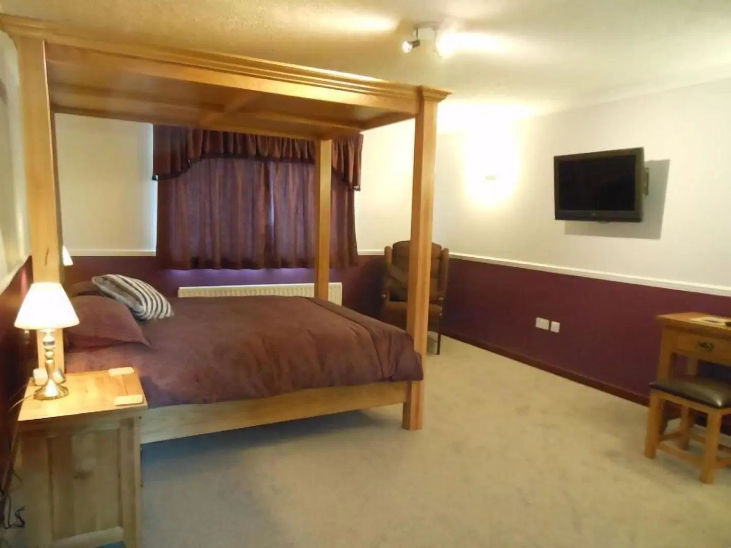 Hillview Park ROOM_EXAMPLE