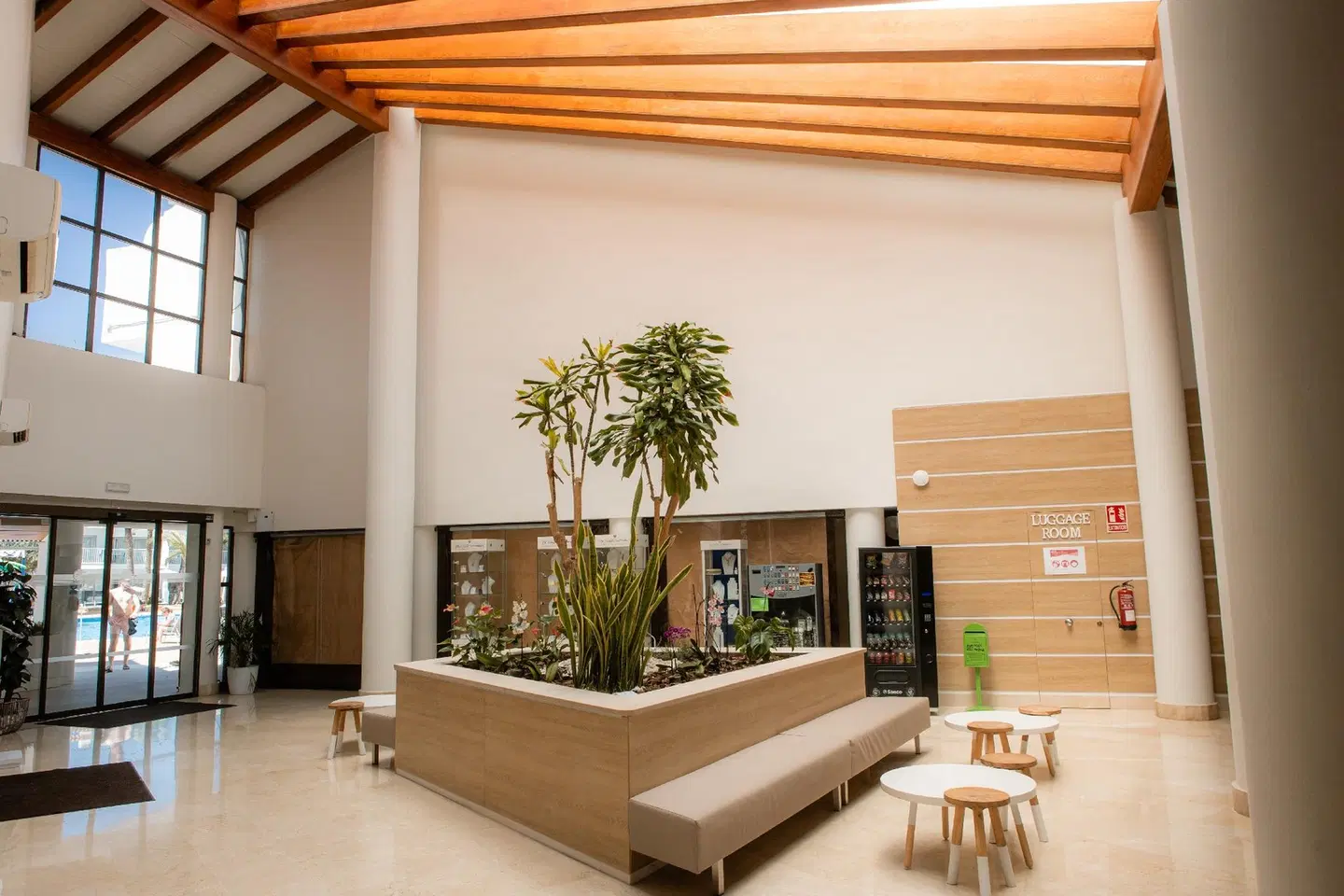 Ca's Saboners Beach LOUNGE_LOBBY