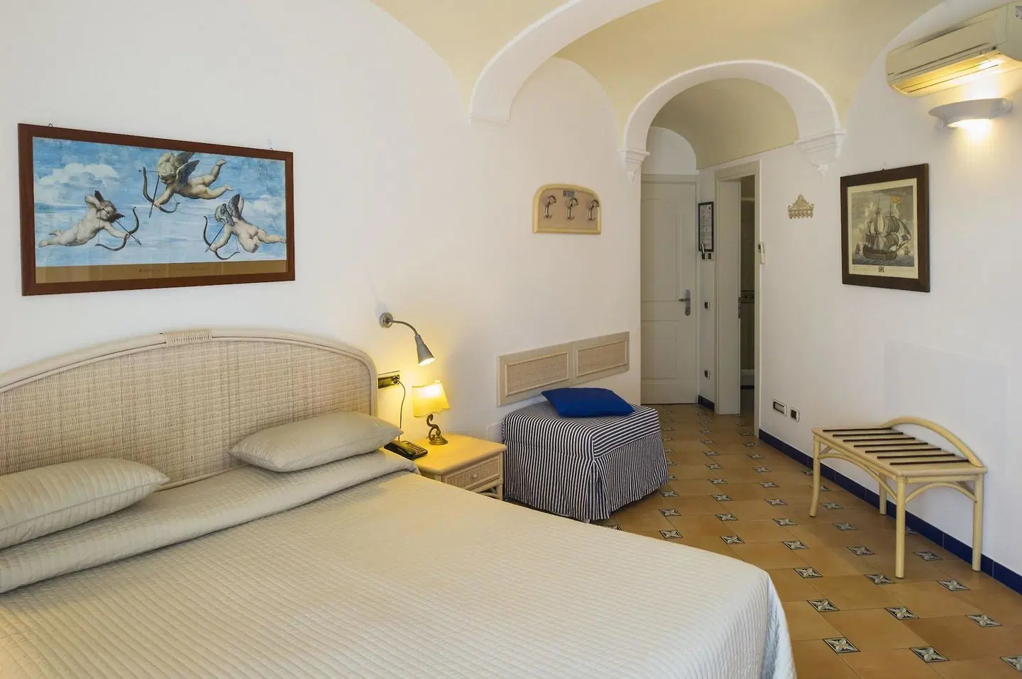Bellevue Suite ROOM_EXAMPLE