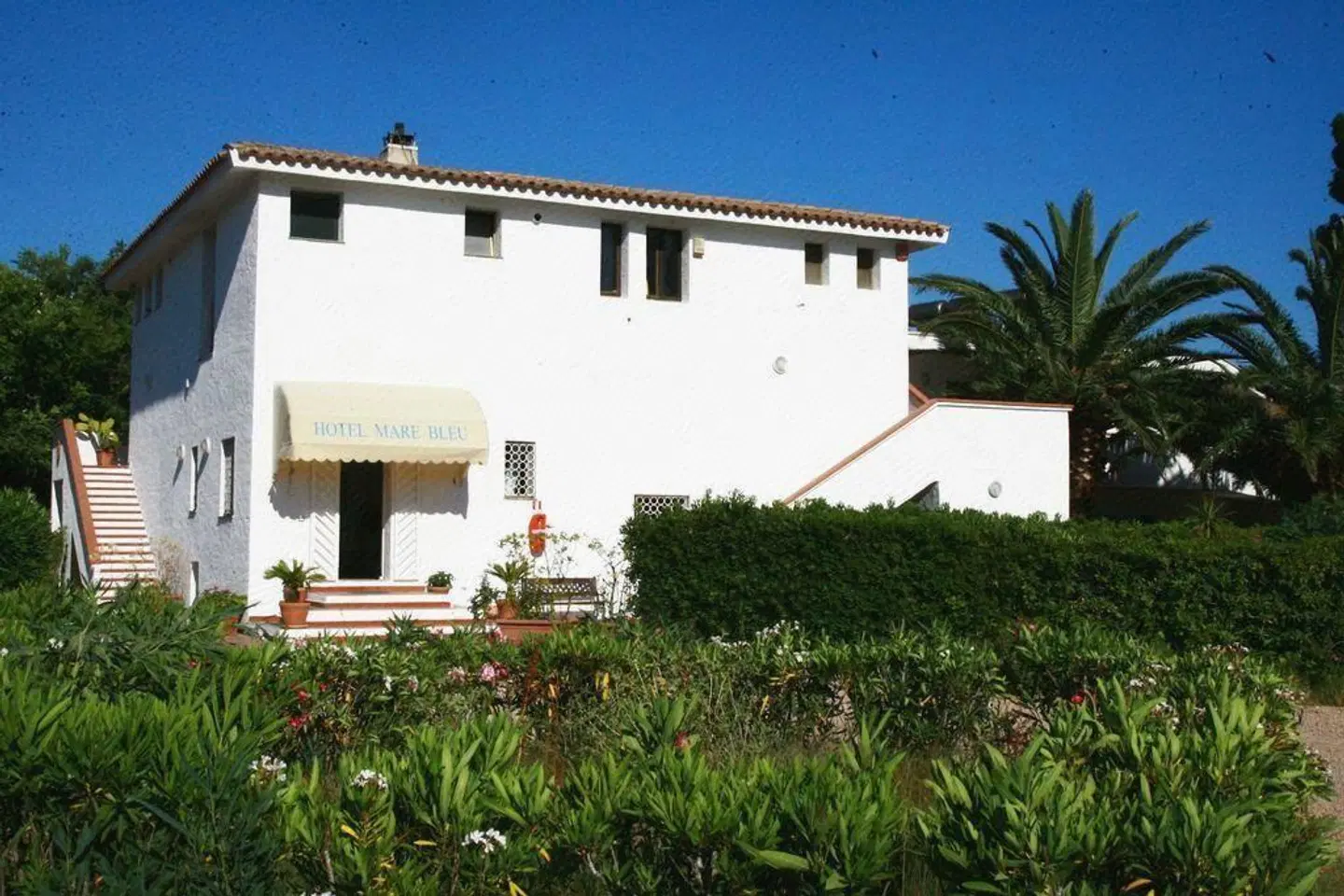 Mare Blue EXTERIOR