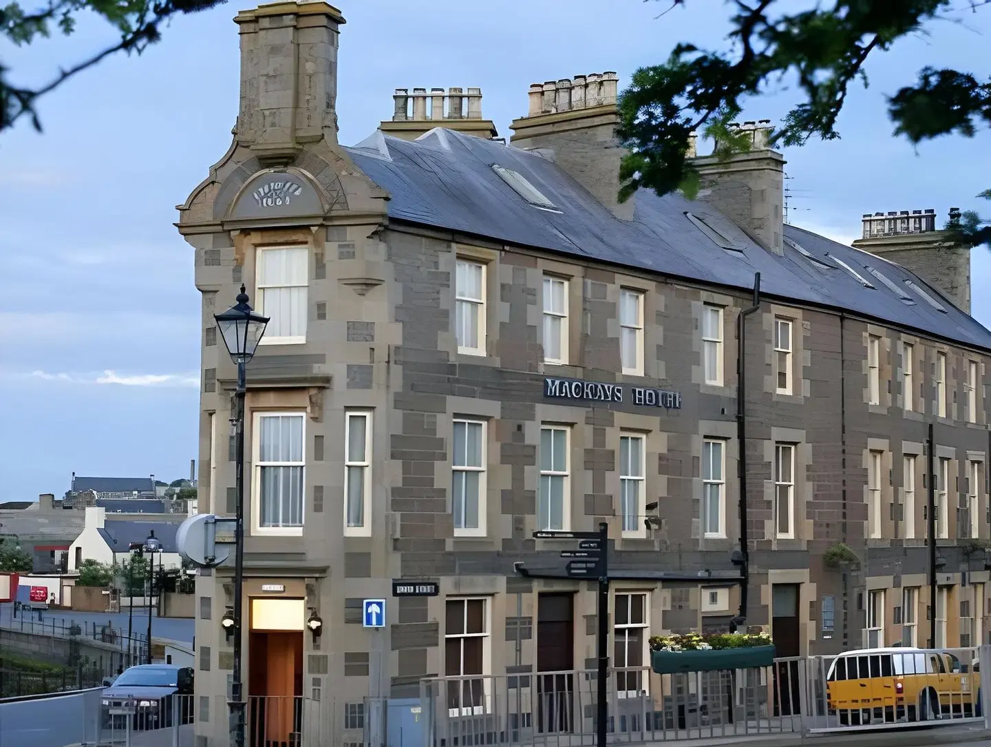 Mackays Hotel EXTERIOR