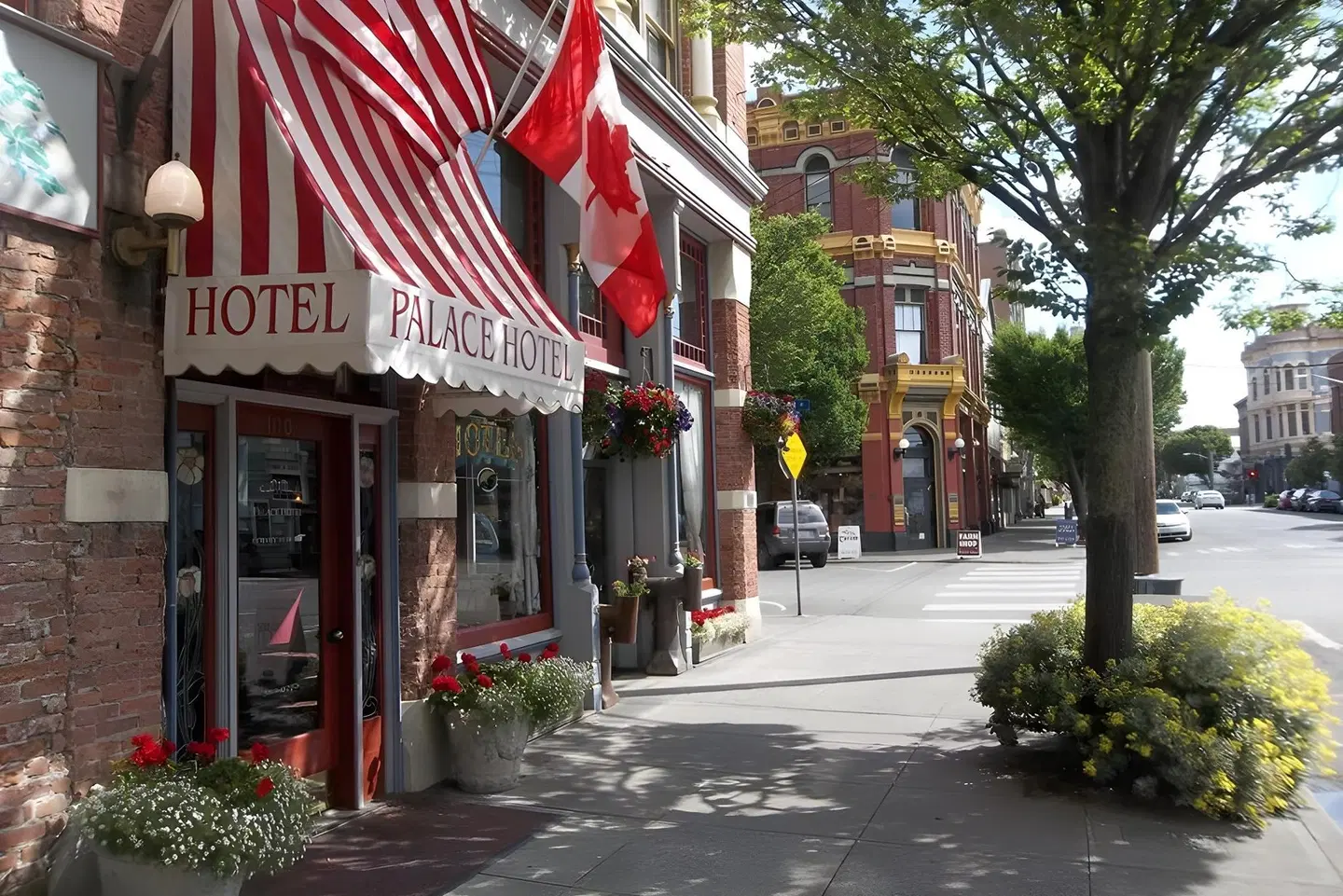 The Palace Hotel EXTERIOR