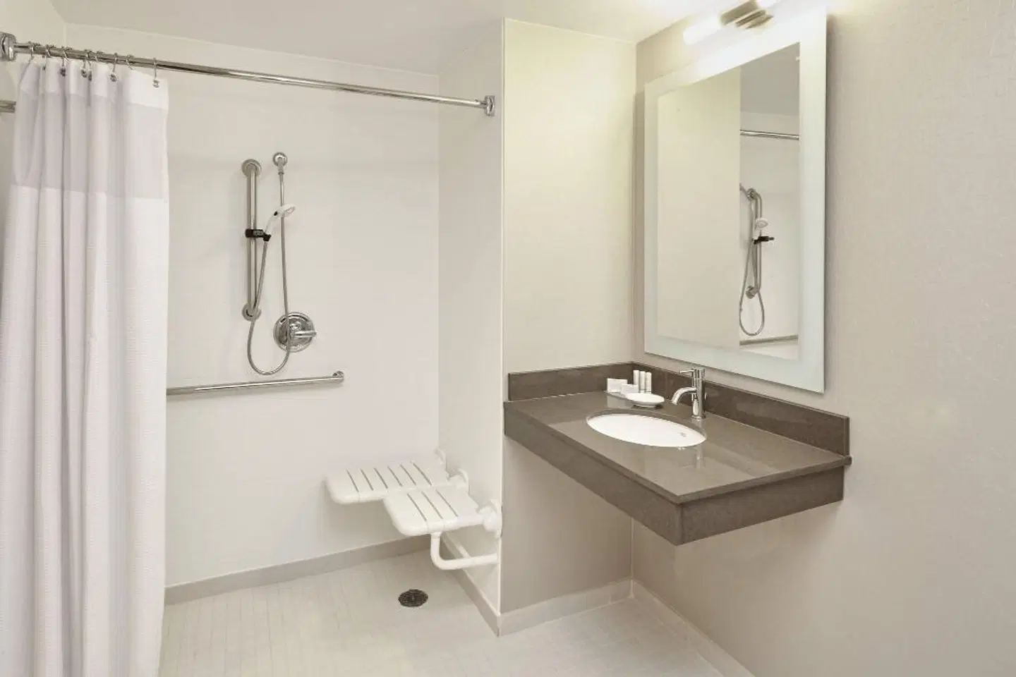 SpringHill Suites Chicago Schaumburg Badezimmer