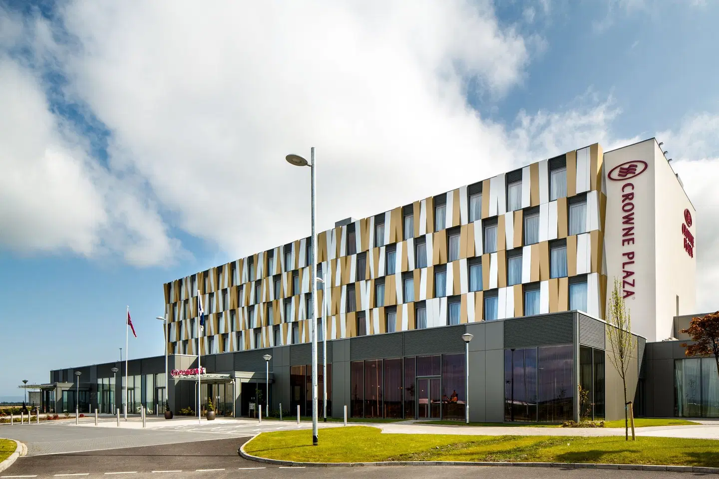 Crowne Plaza Aberdeen Airport by IHG EXTERIOR