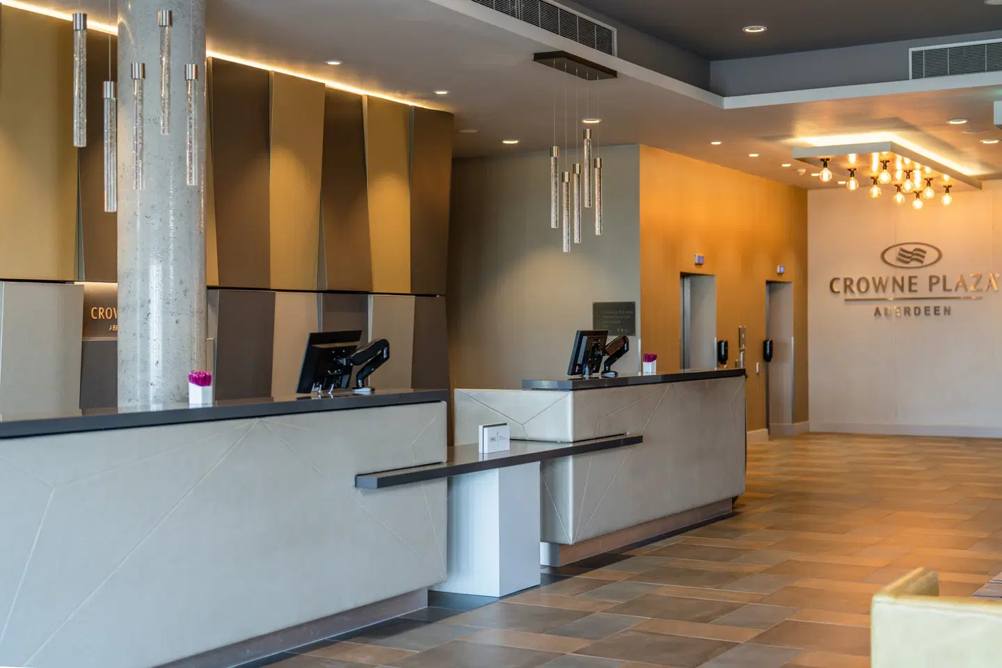 Crowne Plaza Aberdeen Airport by IHG LOUNGE_LOBBY