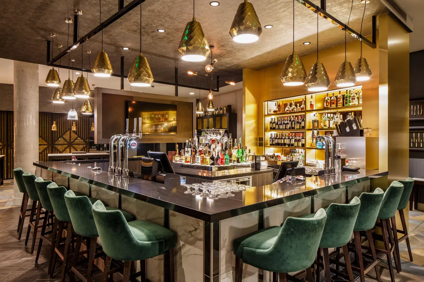 Crowne Plaza Aberdeen Airport by IHG Bar