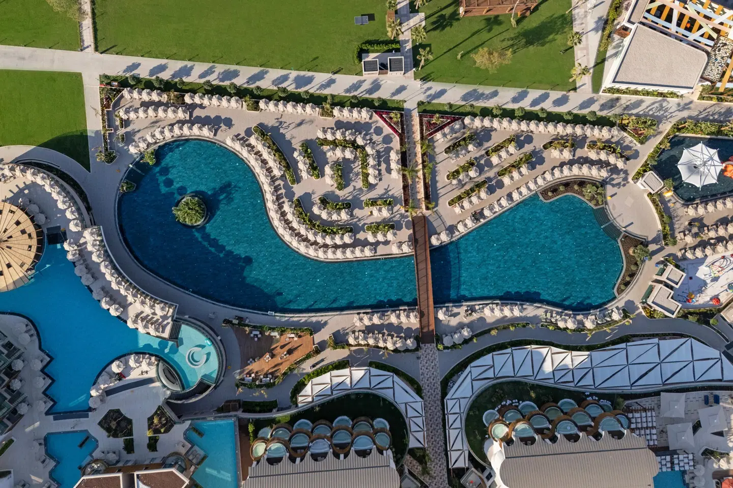 Liberty Signa OUTDOOR_POOL