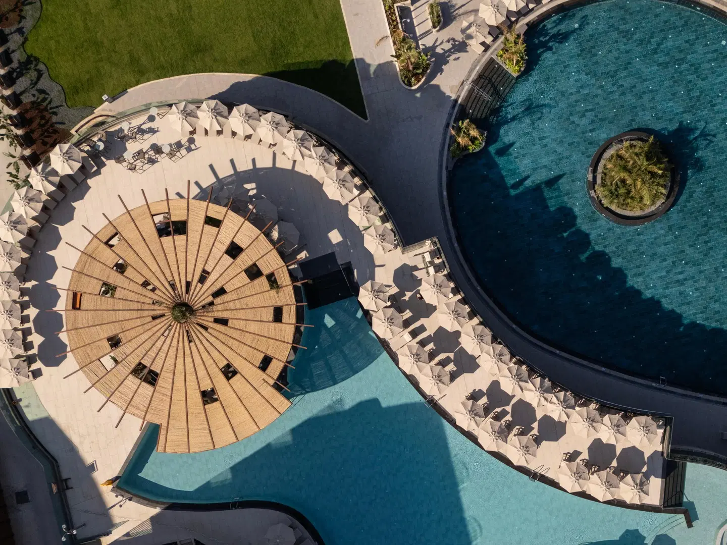 Liberty Signa OUTDOOR_POOL