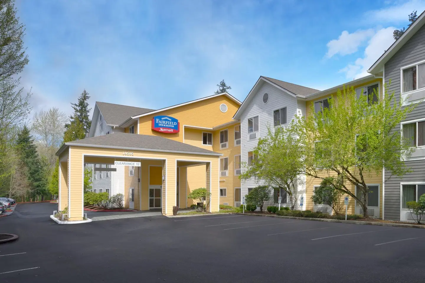Fairfield by Marriott Inn & Suites Seattle Bellevue/Redmond EXTERIOR