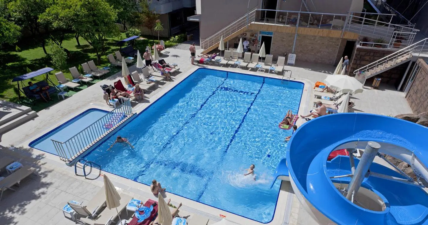 Monart City Hotel OUTDOOR_POOL