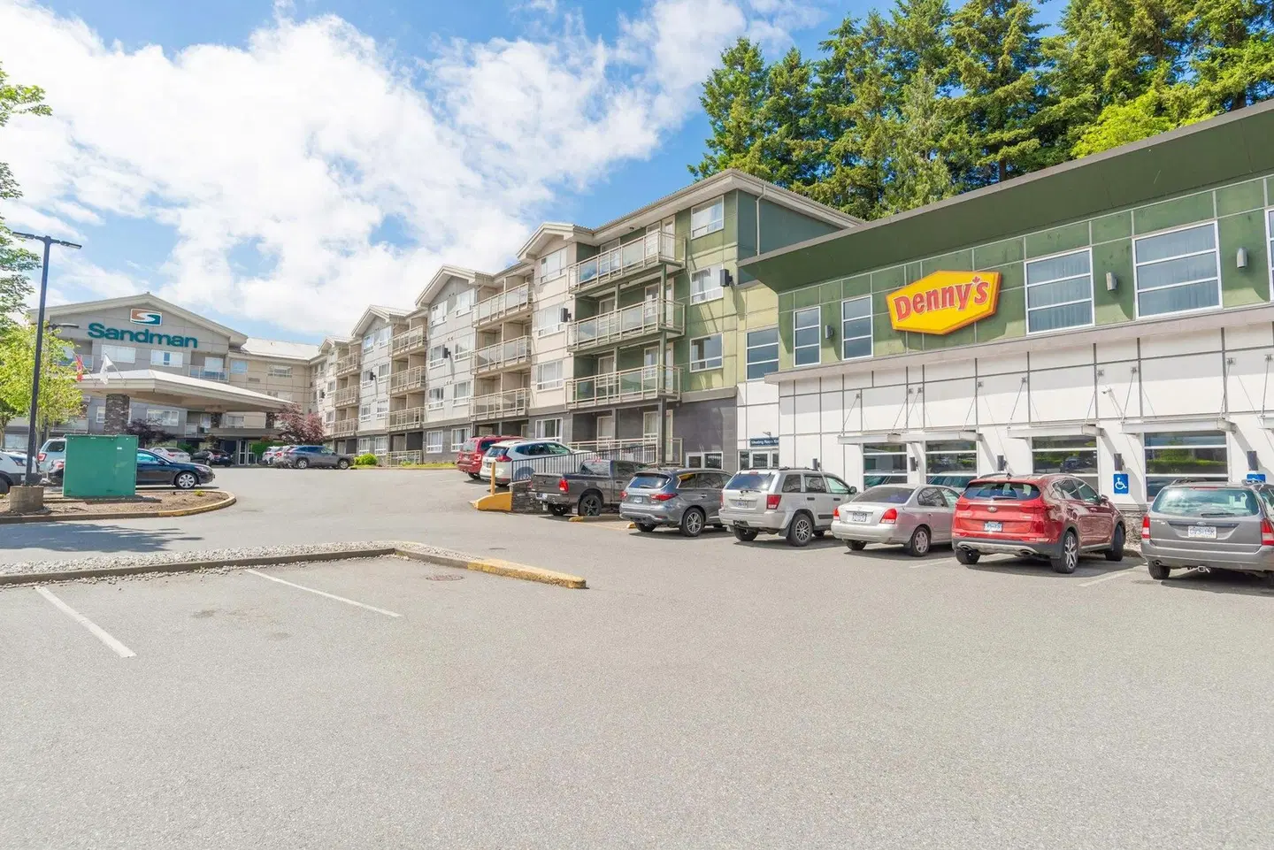 Sandman Hotel & Suites Abbotsford EXTERIOR