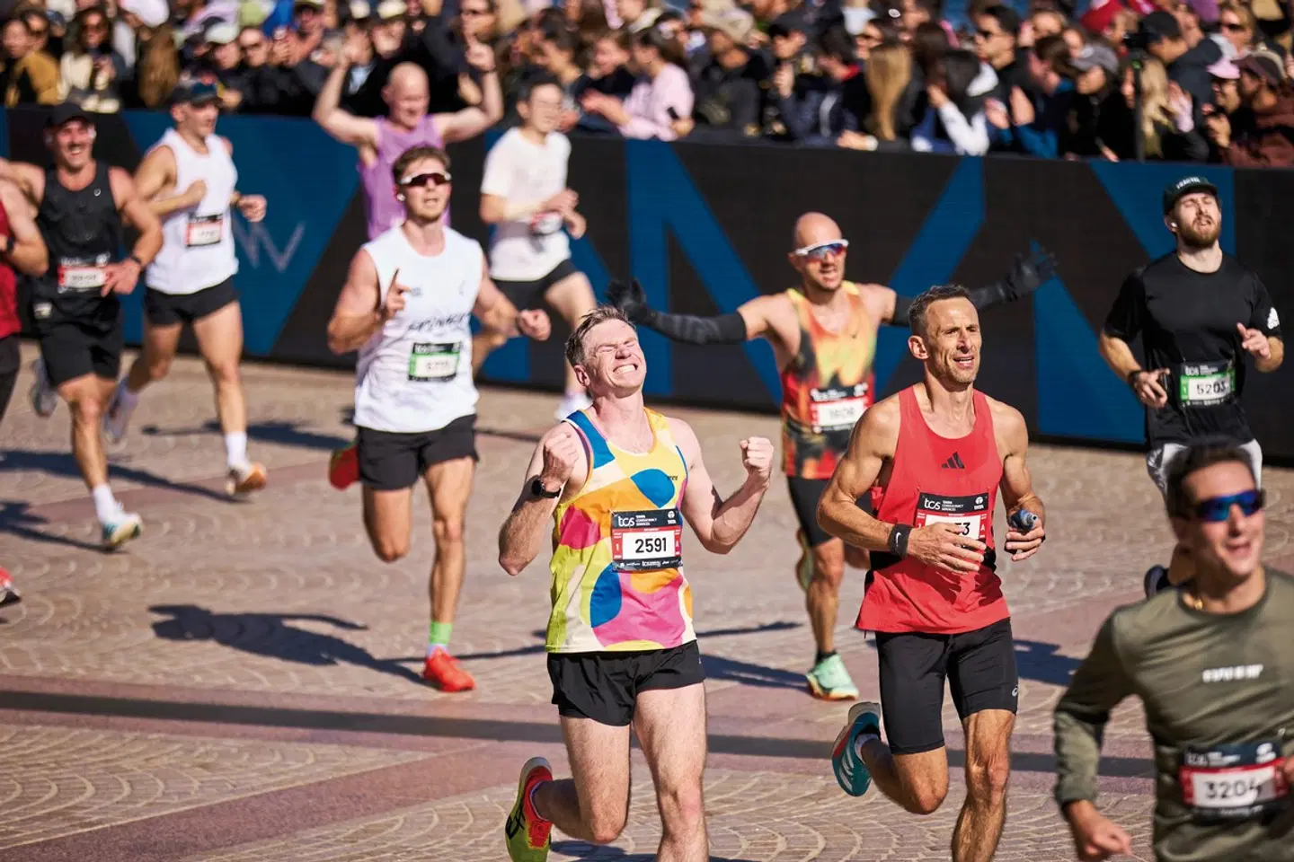 Rydges World Square - inkl. 1 Startnummer TCS Sydney Marathon PEOPLE