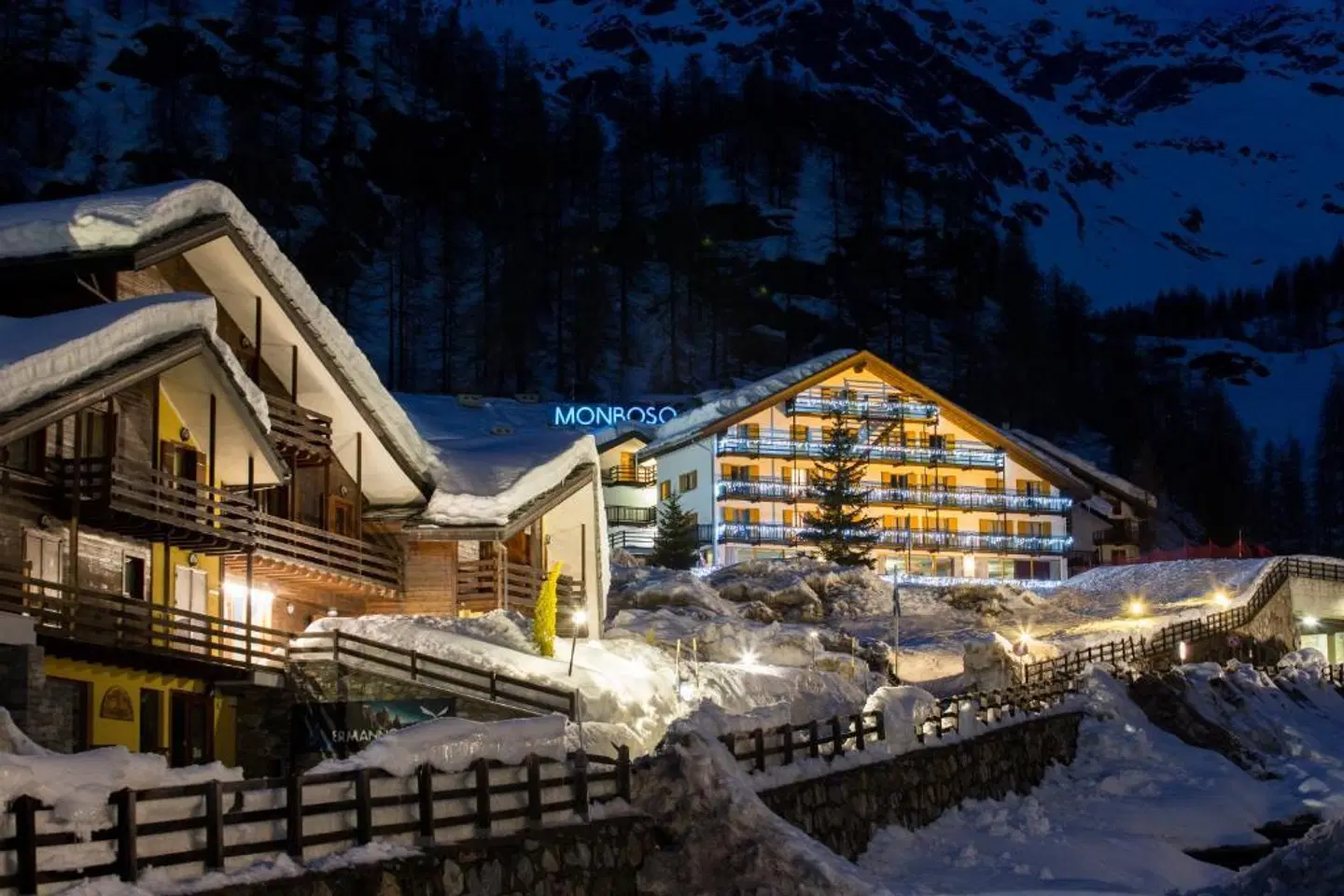 La Trinite Monboso Hotel EXTERIOR