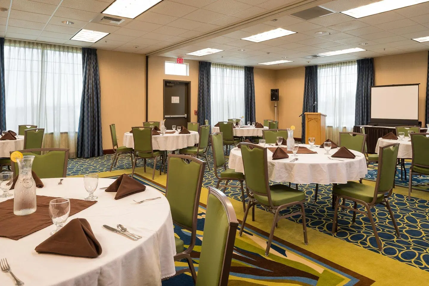 Holiday Inn Express & Suites Sequim by IHG Restaurant