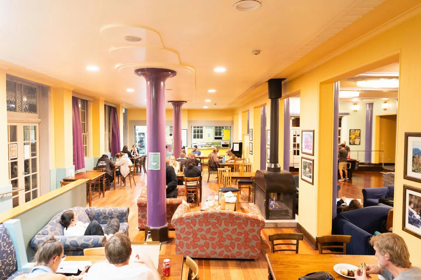 Blue Mountains YHA Bar