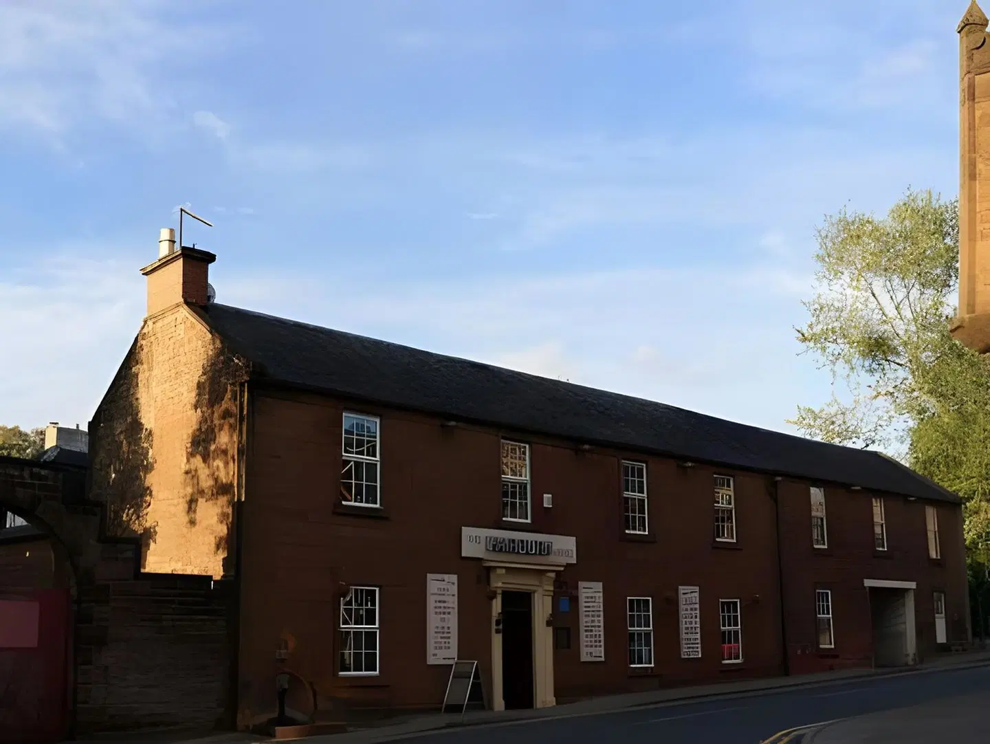 Fairburn Hotel EXTERIOR