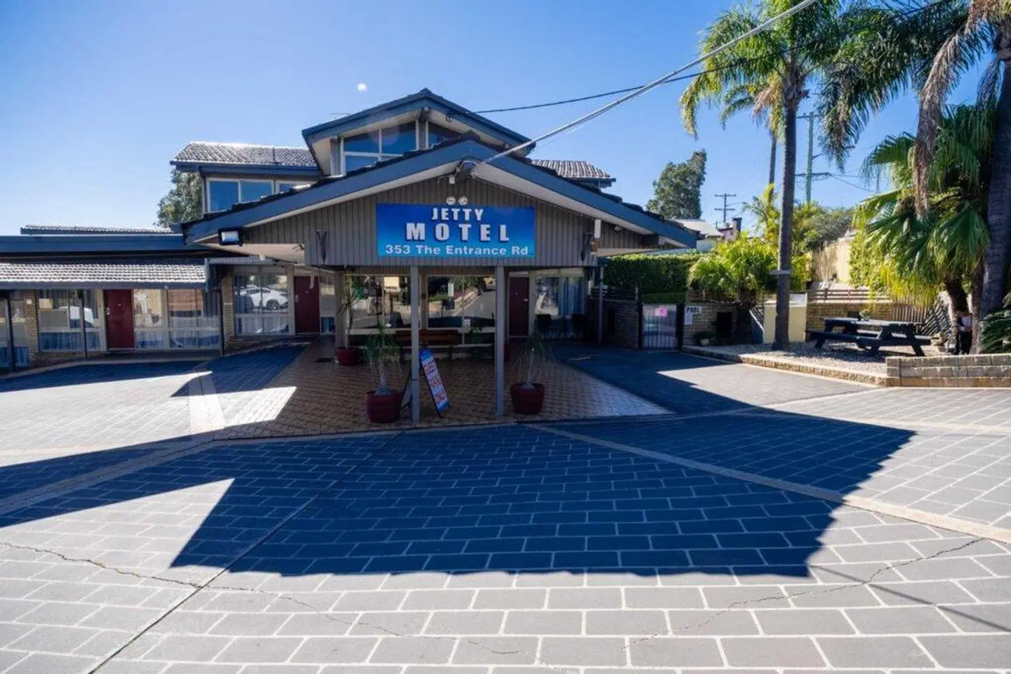 Jetty Motel EXTERIOR