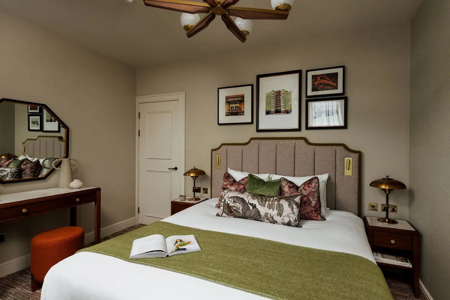 Native Glasgow ROOM_EXAMPLE