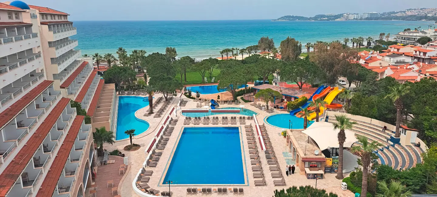 Batihan Beach Resort EXTERIOR