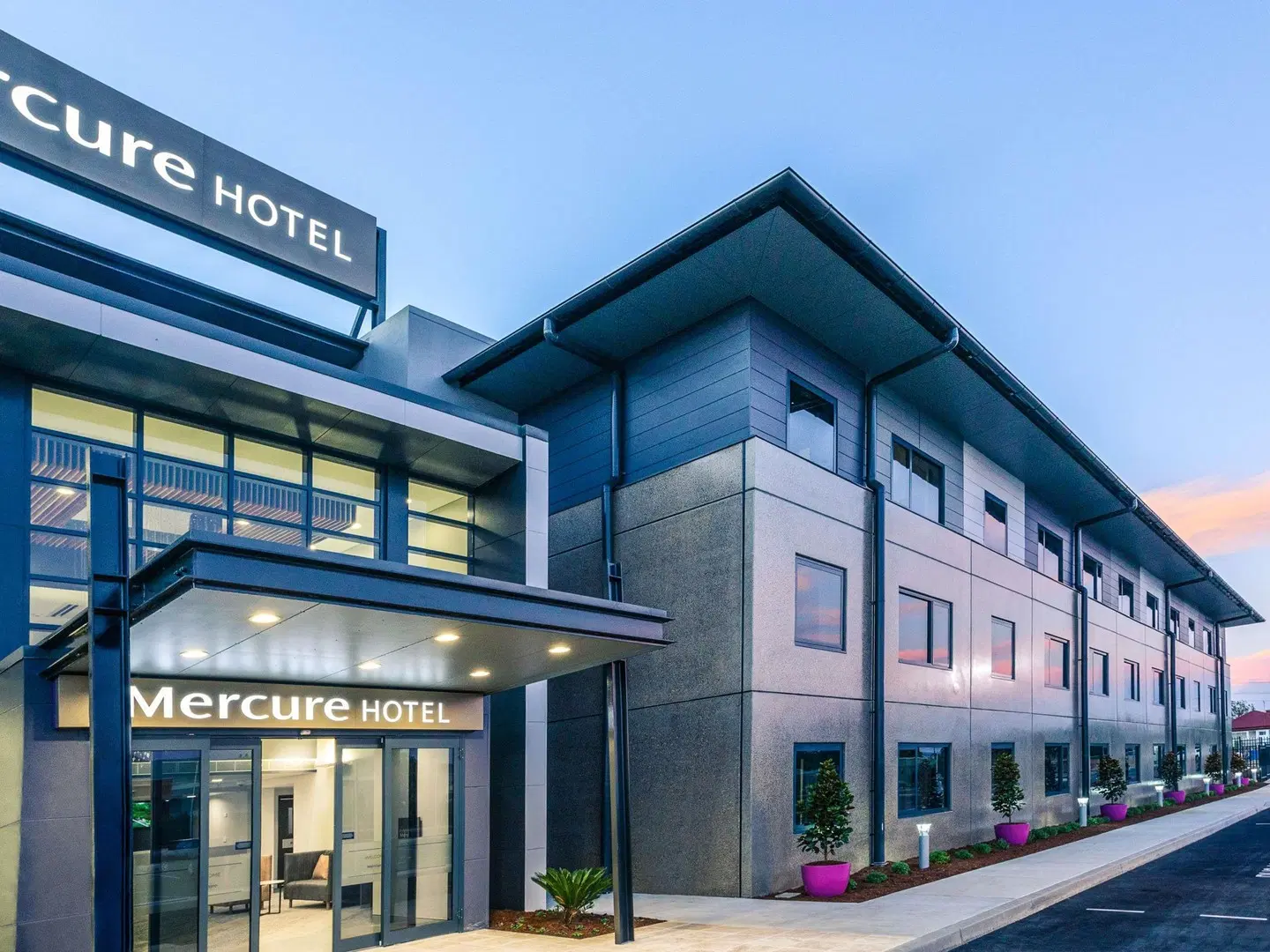 Mercure Tamworth EXTERIOR