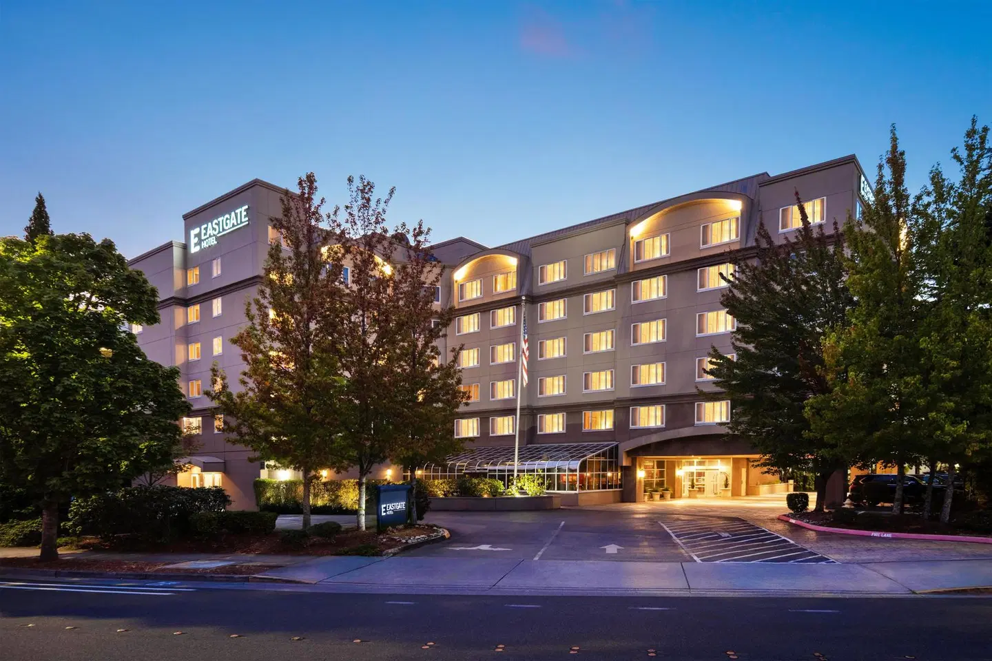 Silver Cloud Hotel - Bellevue Eastgate EXTERIOR