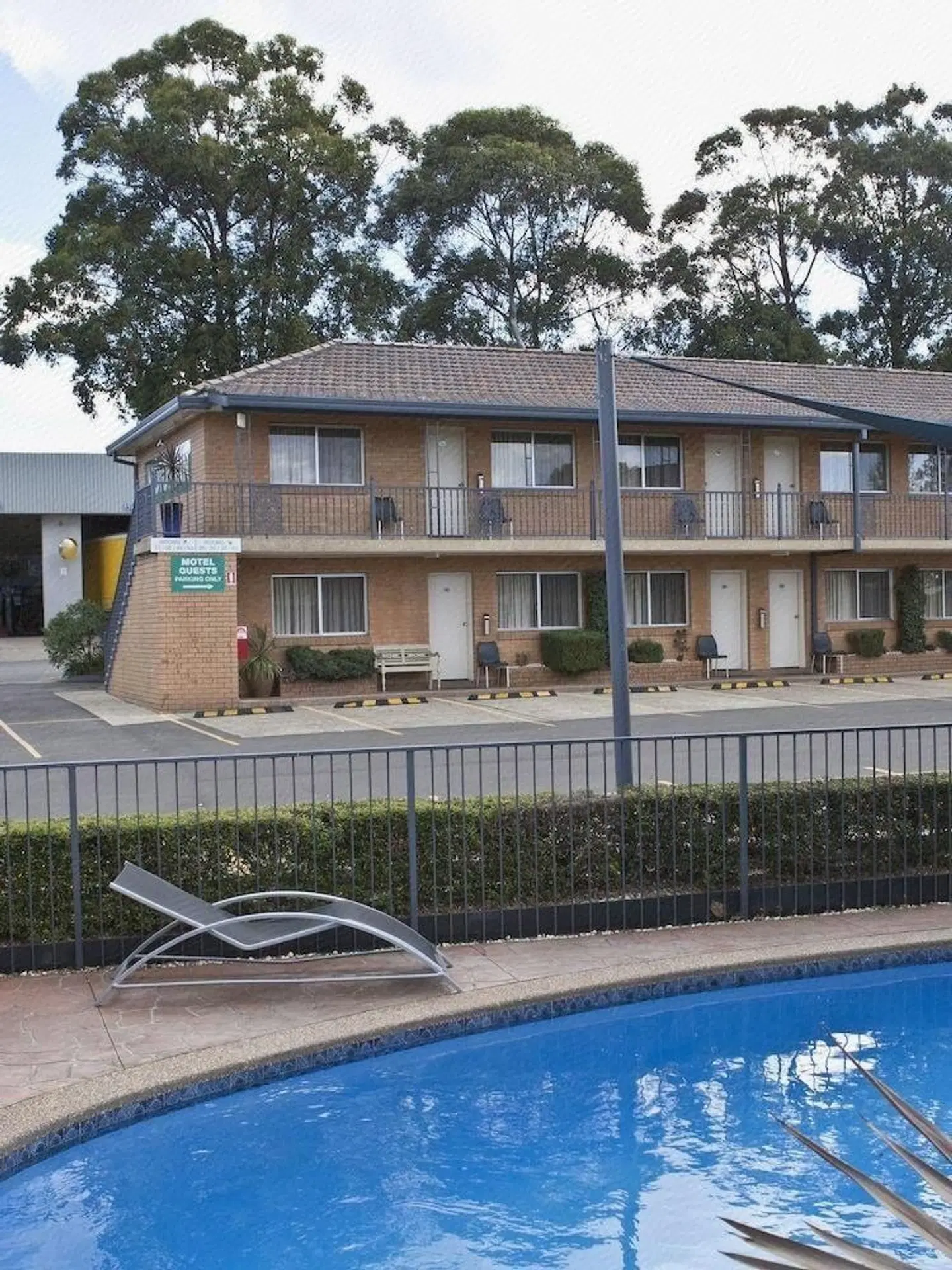 Narellan Motor Inn EXTERIOR