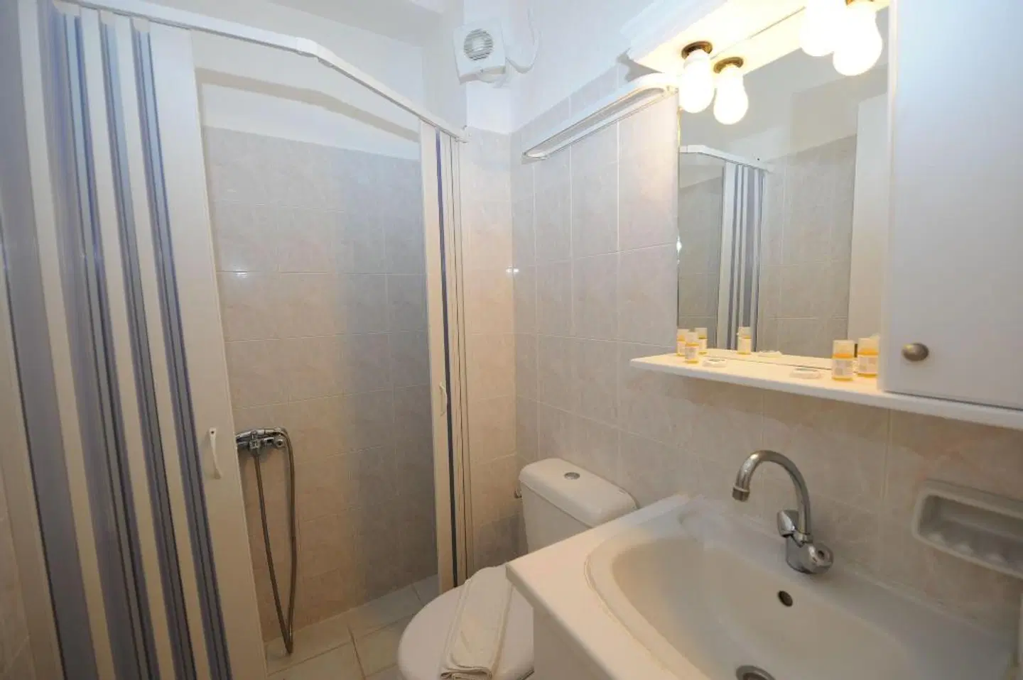 Orfeas Apartments Badezimmer